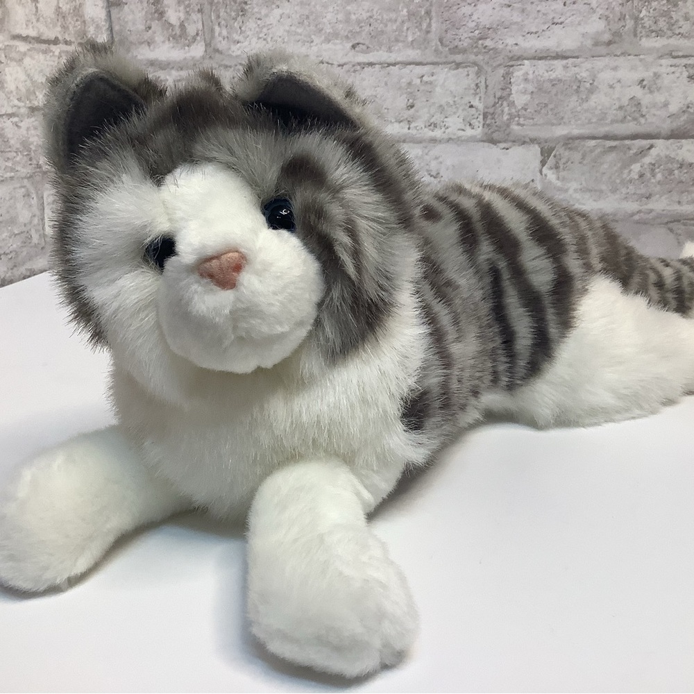 Douglas Plush Gray Tabby Cat Stuffed Animal Lovey Realistic Cuddle Toys Rare 14”